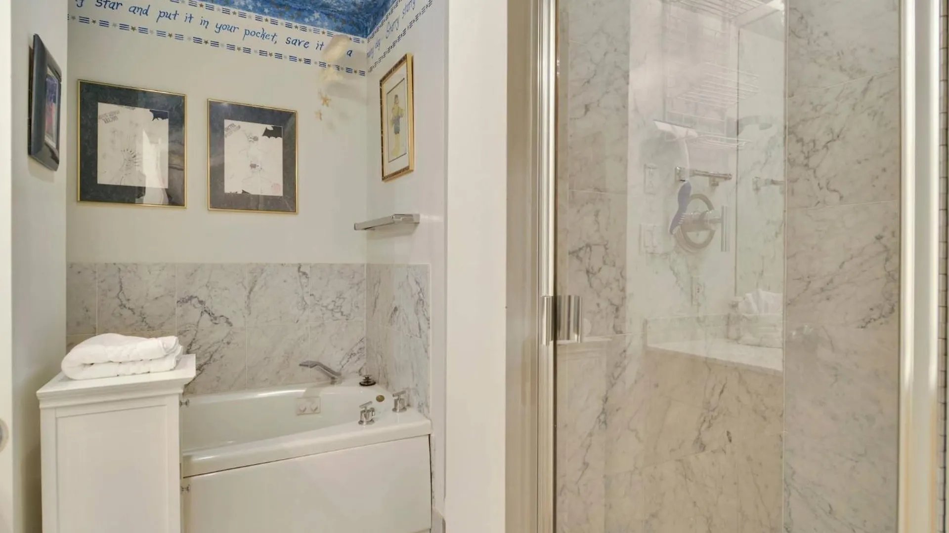 קי וסט Trumans Hideaway By Avantstay Great Location W Patio Outdoor Dining Bbq Shared Pool Week Long Stays קי וסט